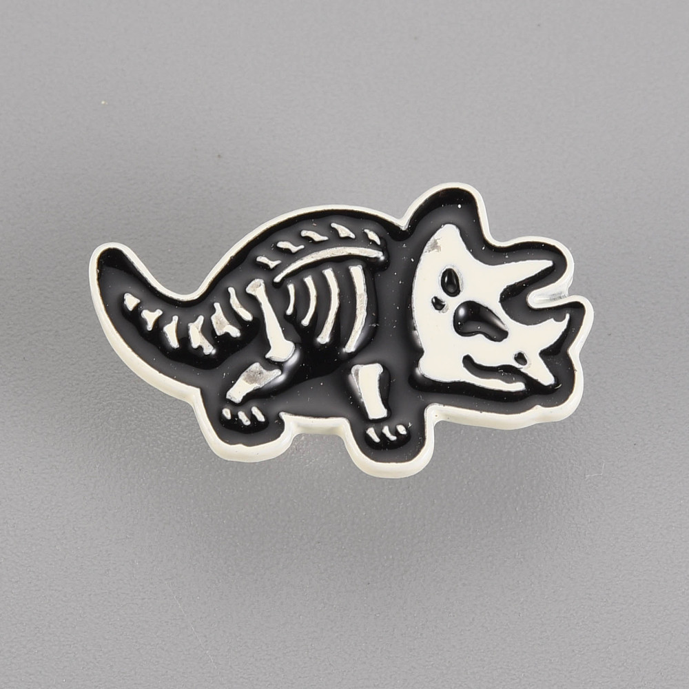 Pin Skull Dinosaur skeleton Triseratops