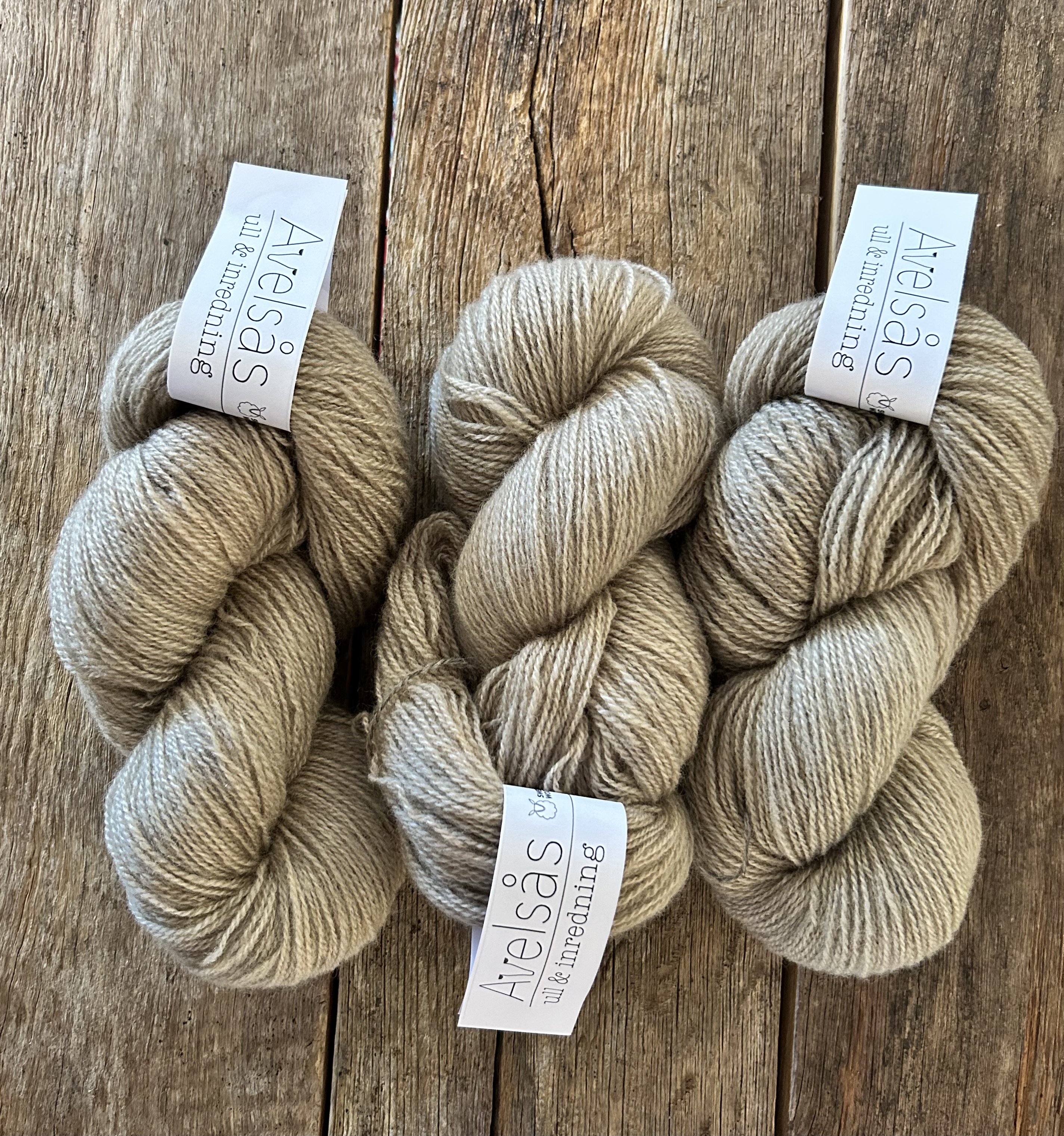 Linen 2-ply hand-dyed Fine wool yarn
