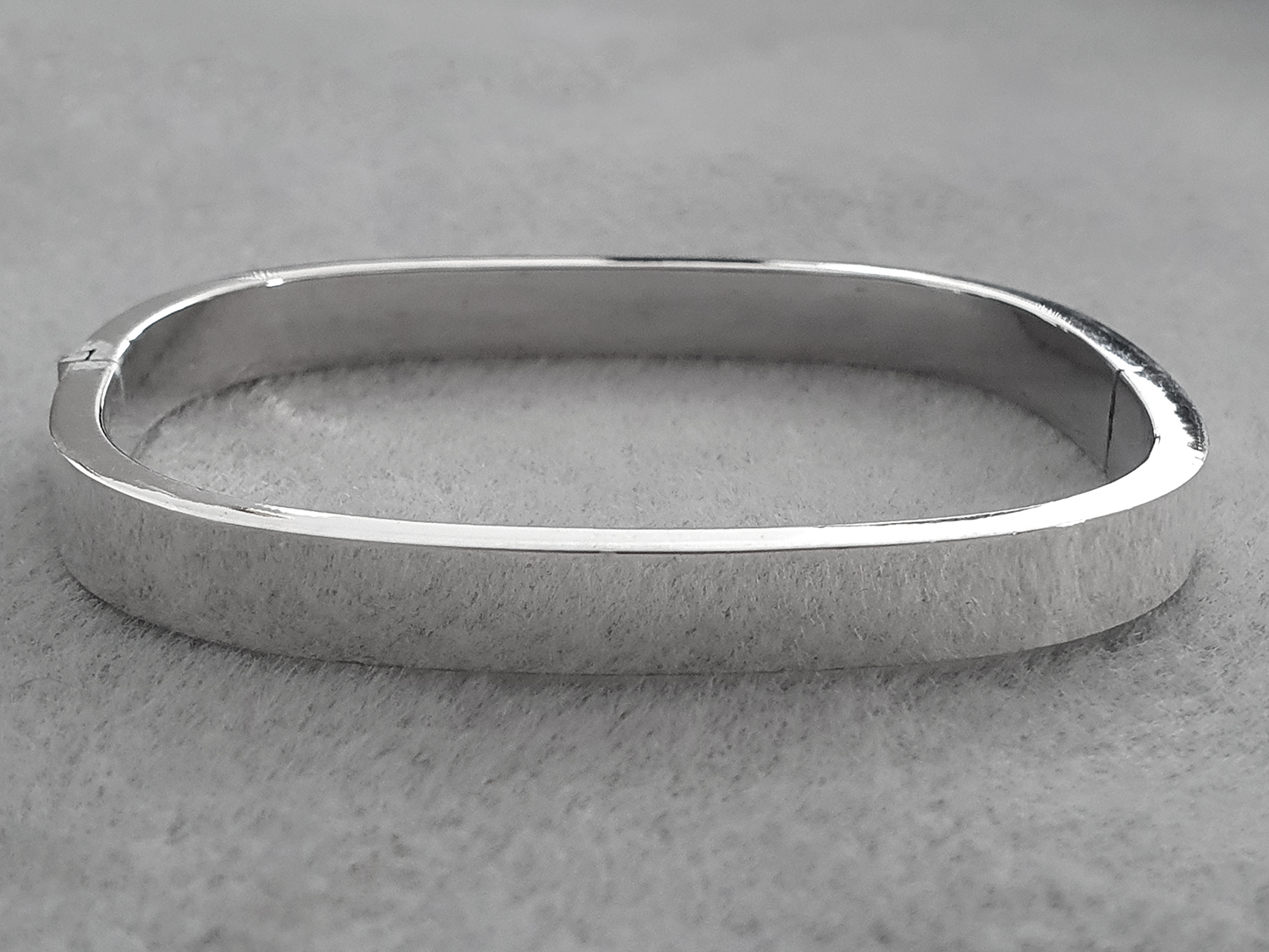 Silver bracelet approx. 7mm rectangle w. soft corners openable, 925-silver ( approx. 3mm high )