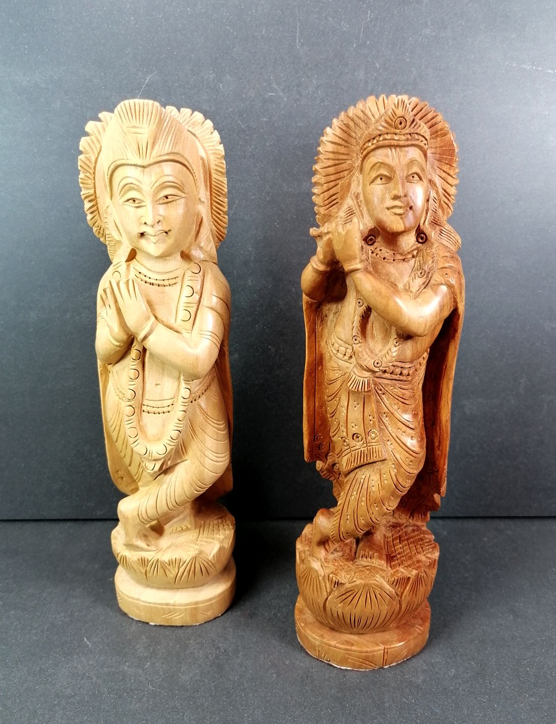 Krishna i sandelträ - 20cm