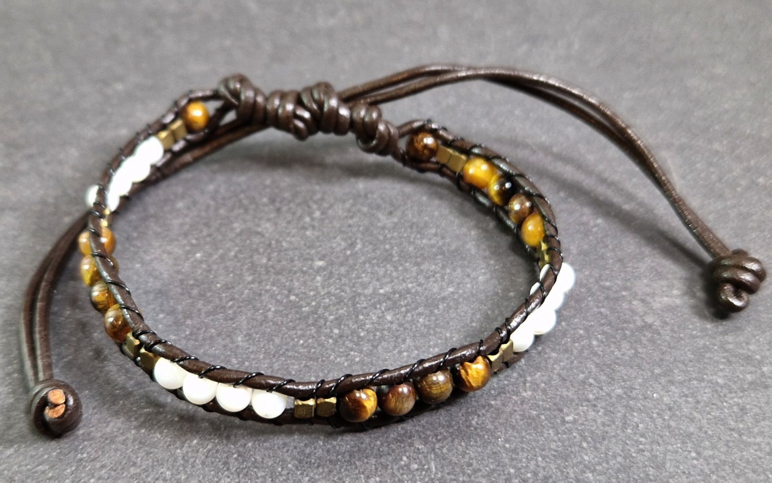 Tigeröga och Snäcka - Justerbart Armband  - Singles