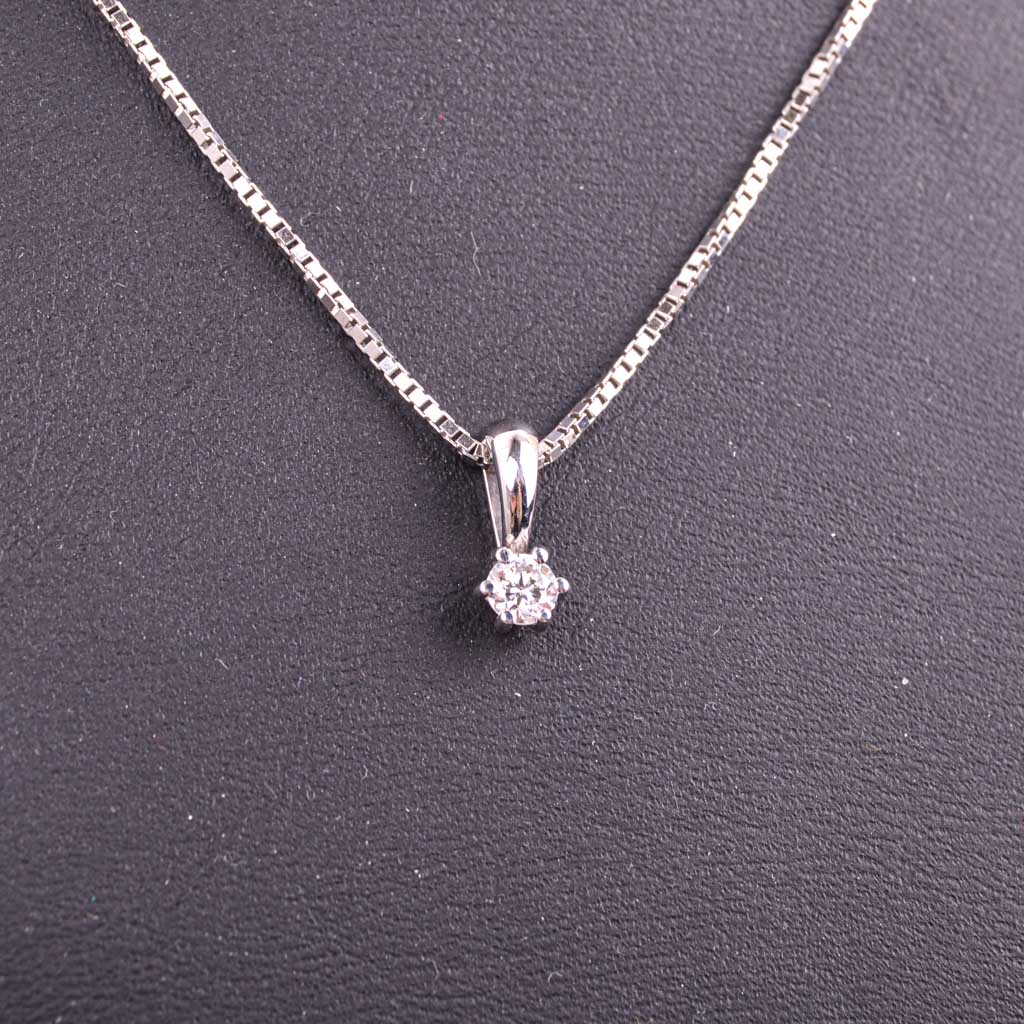 Valkokultainen riipus timantilla 0,20ct - 5