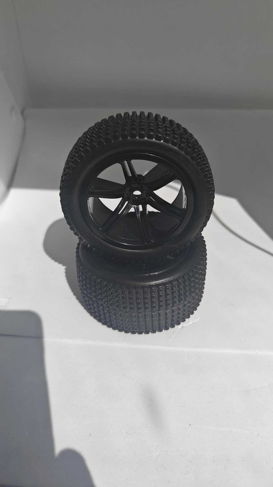 Carson  500900104 4x Tire Set Stormracer 2