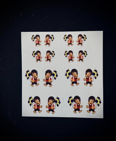 Dekaler 8 par Troll "Svensk Flagga"   Höger & Vänster