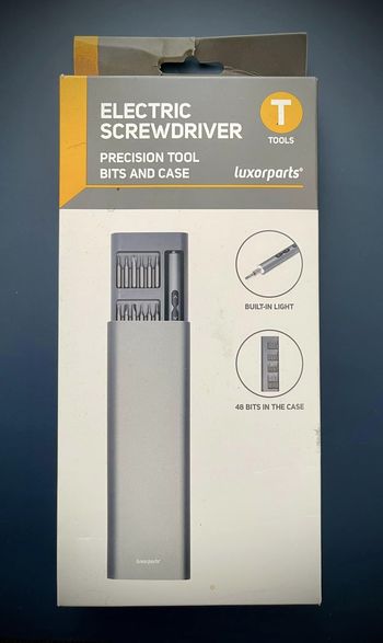 Elektrisks precisions verktyg med 48 bits  och magnetiskt fodral. Uppladdnignsbar