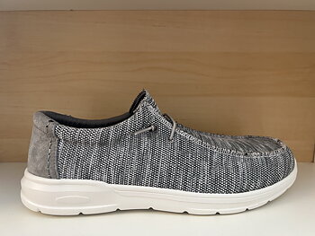 "TEMPLE MAN"  Herrsko i grå textil med mocka bak på hälen. Mjuk och lätt comfort-sko.