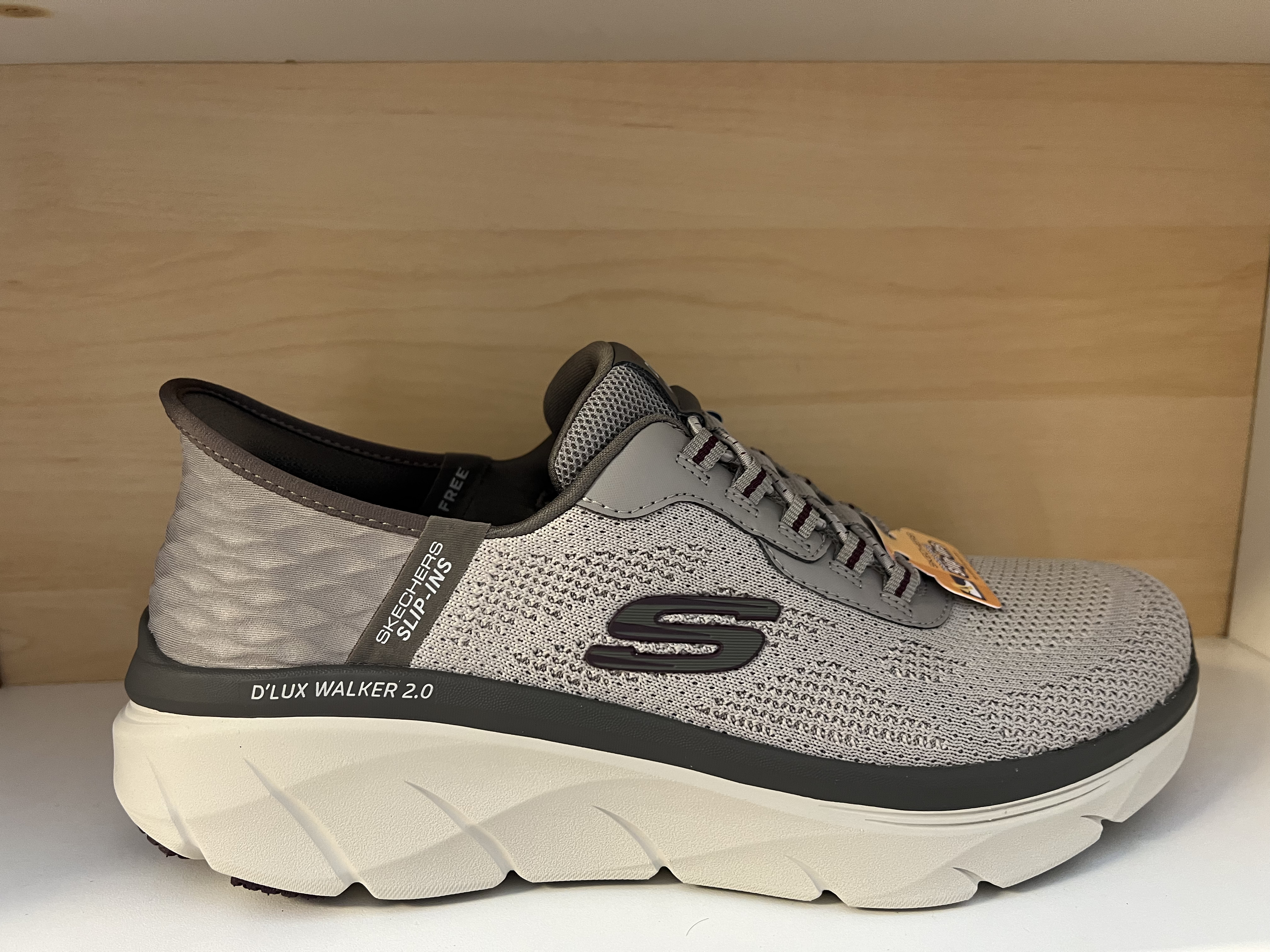 SKECHERS Herr-sko Relaxed Fit (Gott om utrymme för framfoten)  Slip-Ins. Air-Cooled Memory Foam komfort innersula.