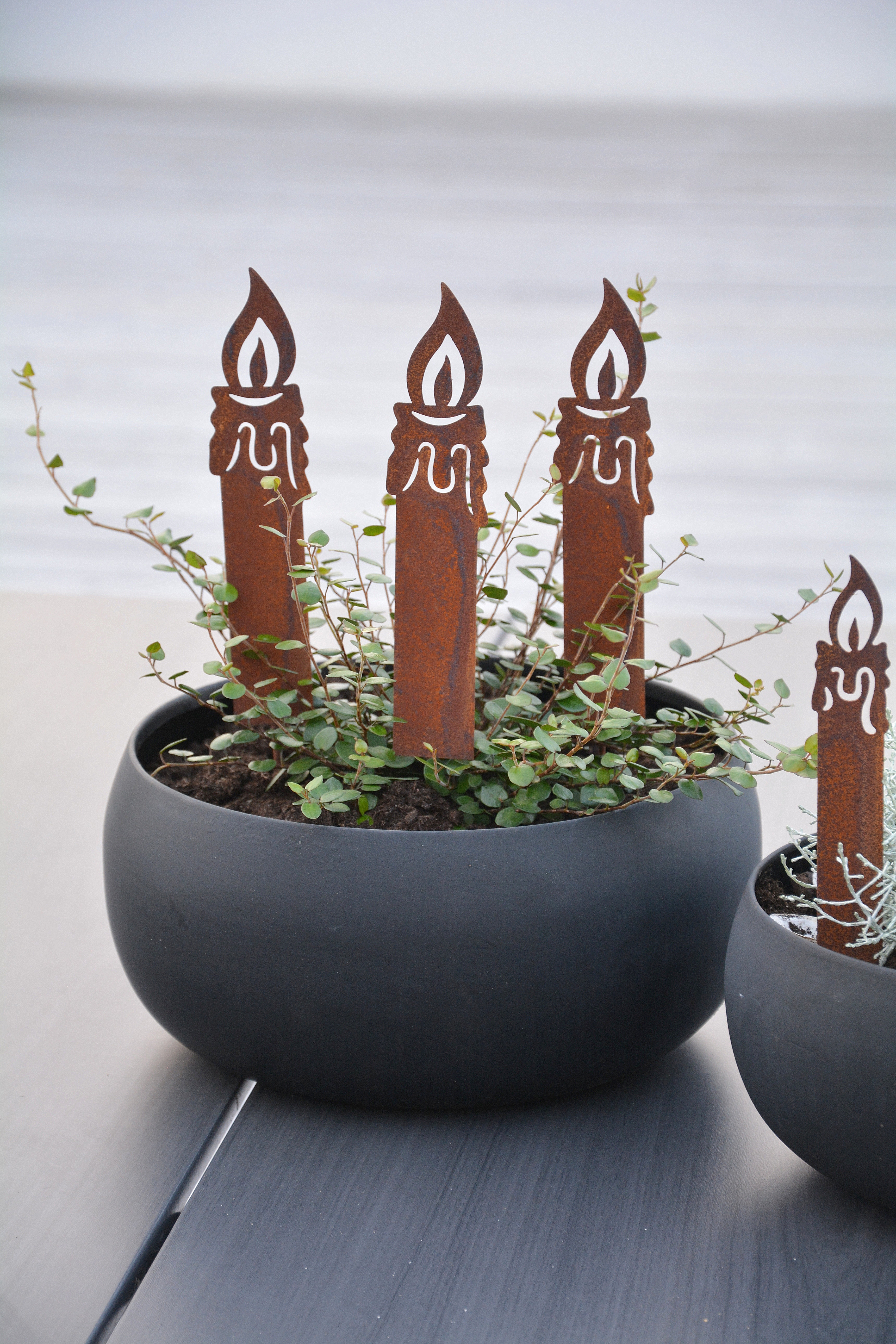 Skål / kruka i matt svart metall 29 cm