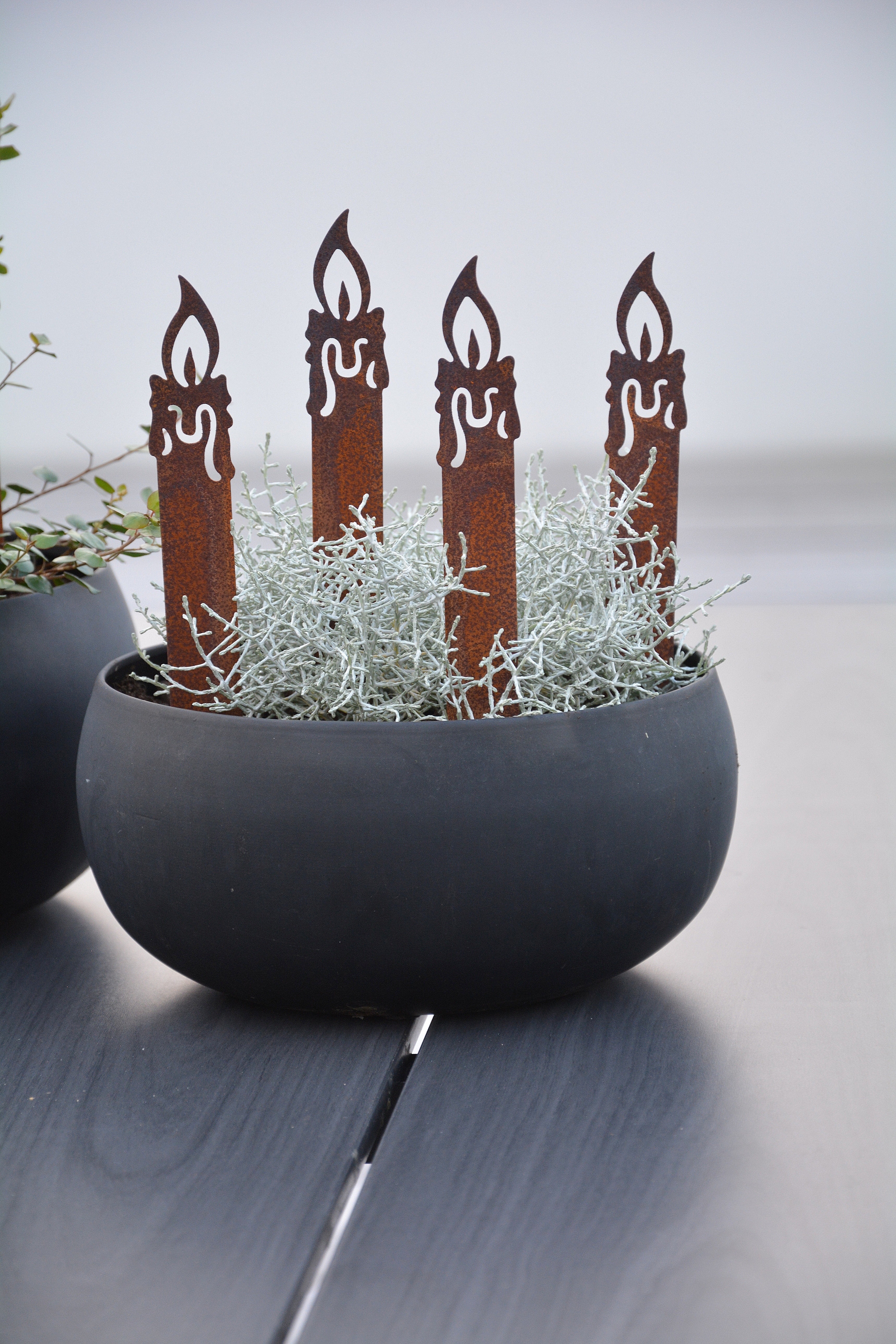 Skål / kruka i matt svart metall 25 cm