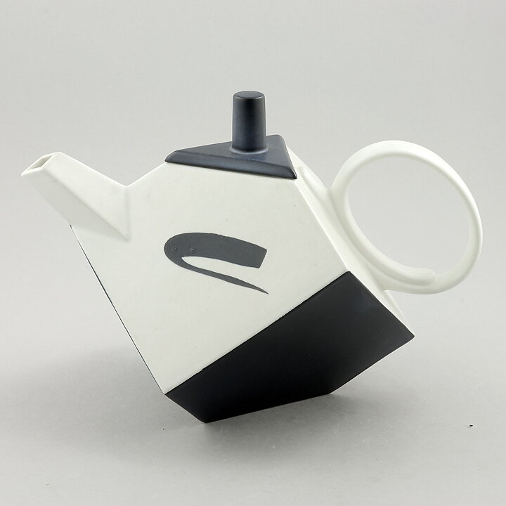 Rolf Sinnemark (Cube 1986) Black/White Teapot with Abstract Decor 26 cm