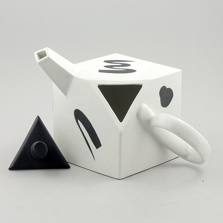 Rolf Sinnemark (Cube 1986) Black/White Teapot with Abstract Decor 26 cm