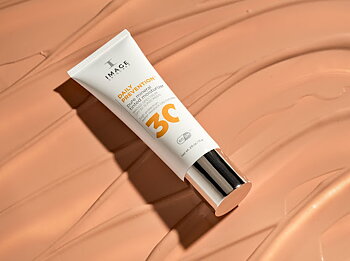 DAILY PREVENTION pure mineral tinted moisturizer SPF 30