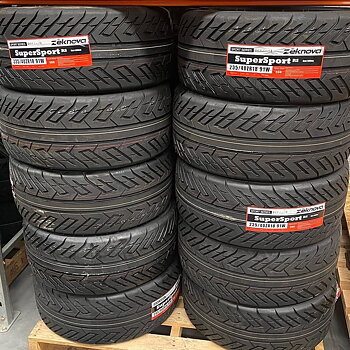Zeknova Superstreet 235/40-18 semislick TW300