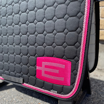 EQUILINE HOPPSCHABRAK MED E-LOGGA 006 BLACK E57 PINK-GL.PINK P99+P3111