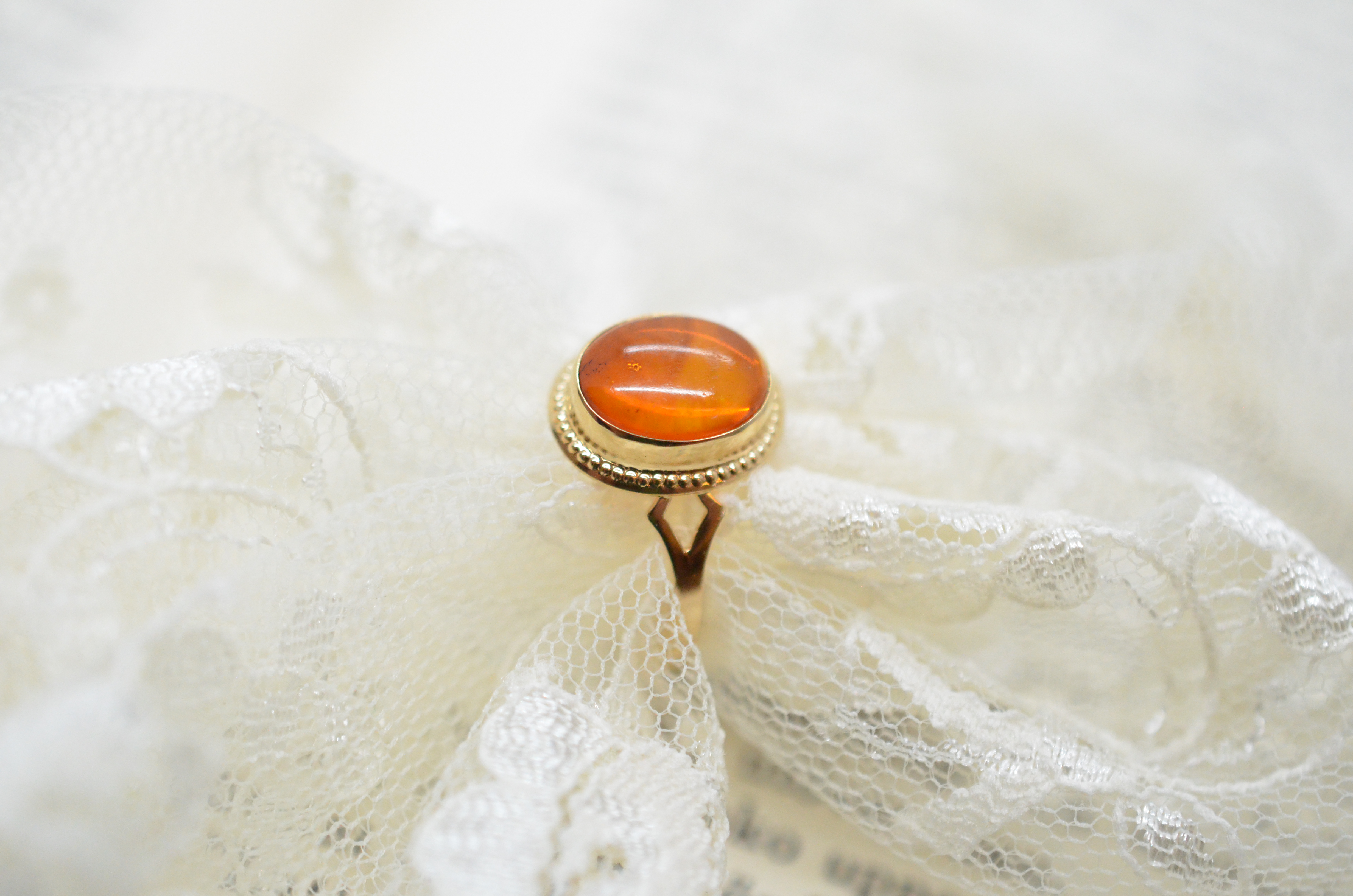 Second Hand 18k ring with amber