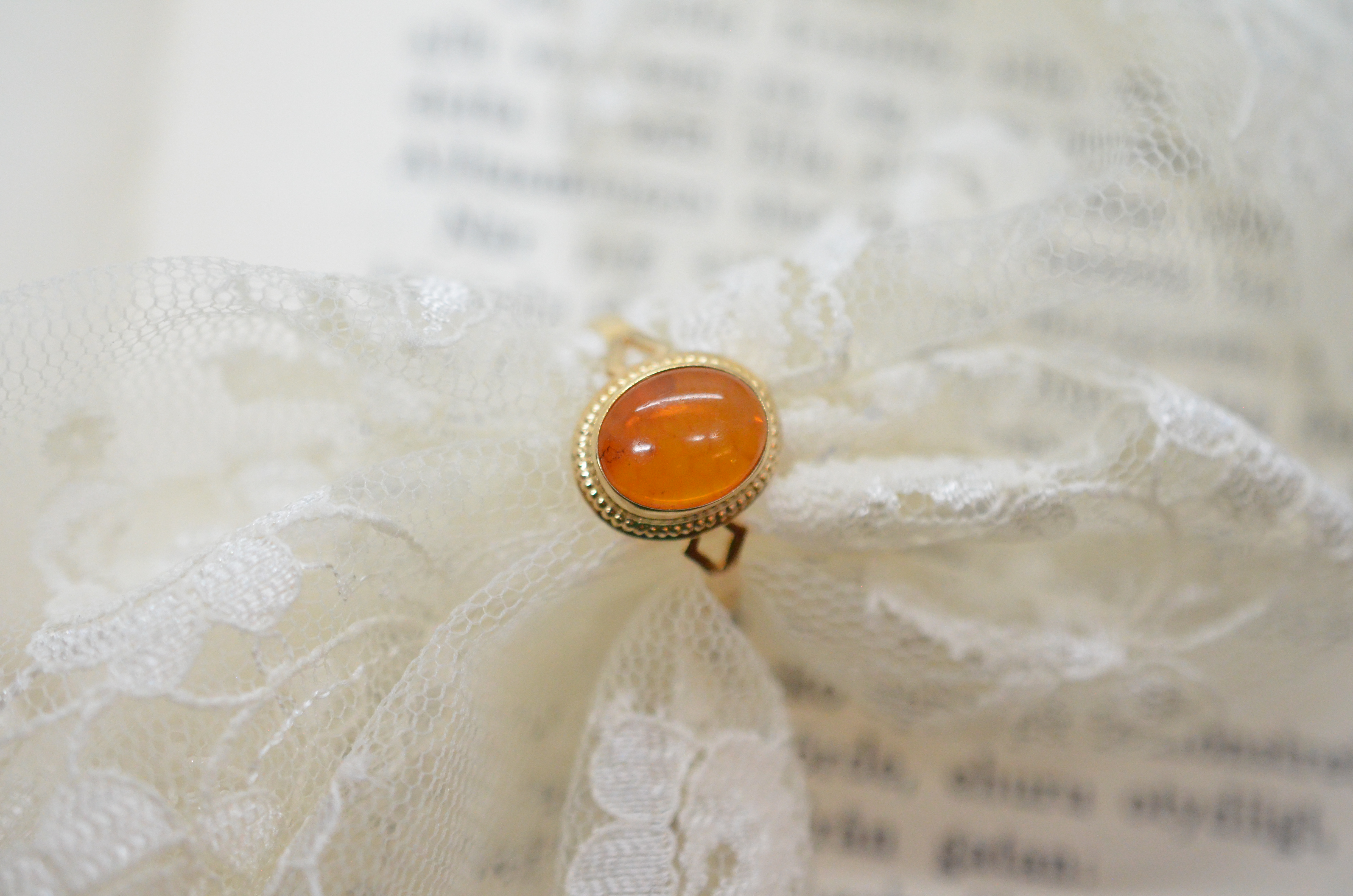 Second Hand 18k ring with amber - 2