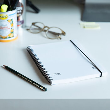 ANTECKNINGSBOK A5 - WHITE EDITION - UPPLEVAS