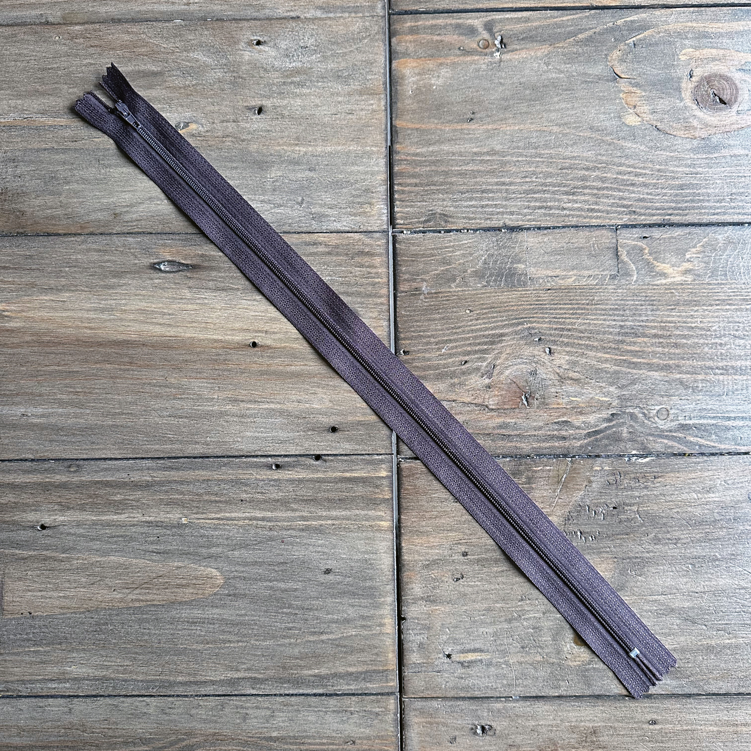 Dragkedja 40 cm, brun