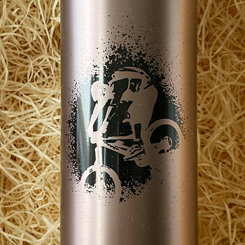 Termos 0,5L Rosa med tryck Mountain Bike detalj