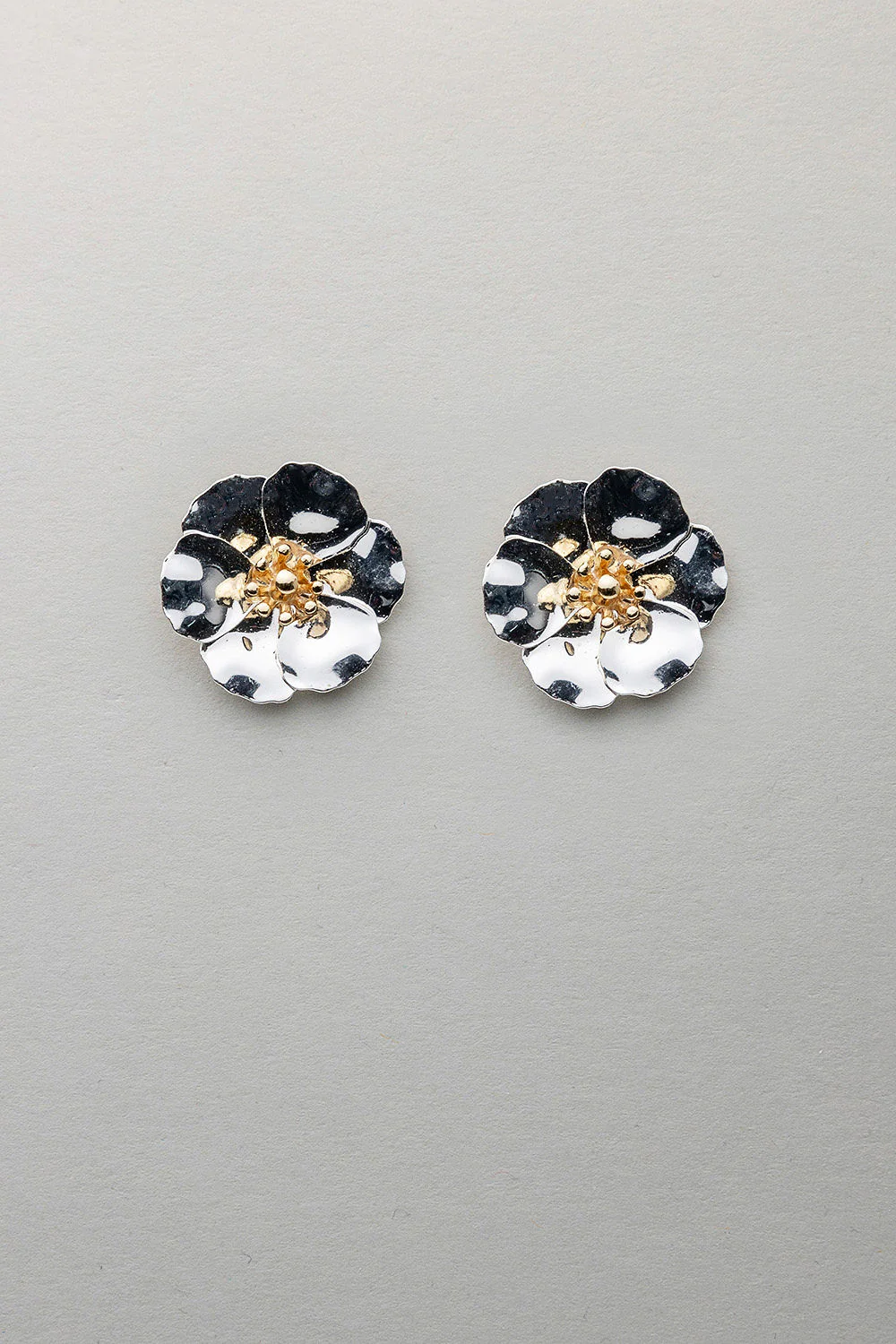 Bow 19 - Flower Small Earrings Silver