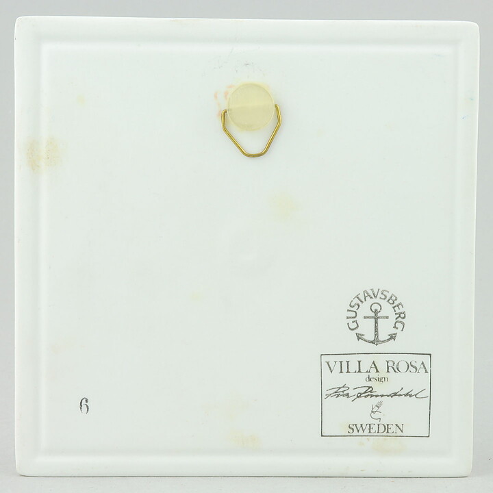 ピア・ロンダール  Villa Rosaシリーズ  窓から見える女性モチーフの陶板  12cm  1985年 