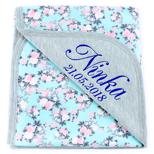 Babyfilt med barnets namn på, med rosa rosor