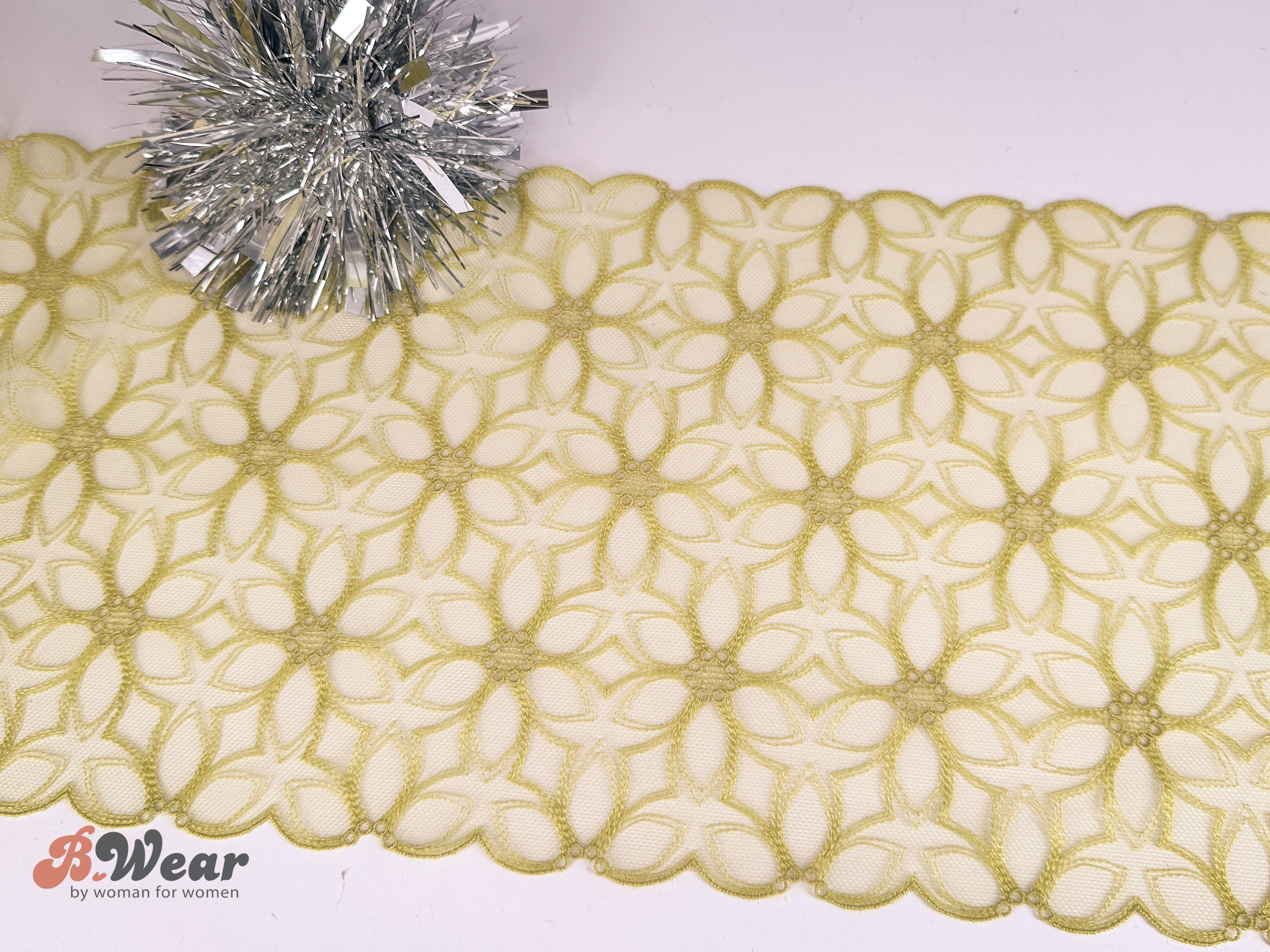 Beautiful delicate non-stretch lace in light olive green - 20 cm