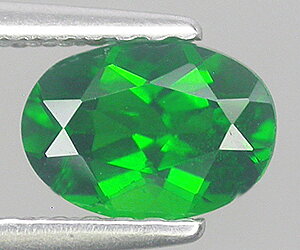 Diopsido de cromo AAA natural ovalado calibrado 7x5 mm