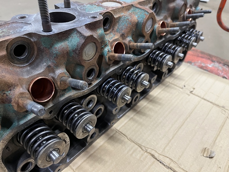 Volvo TD42 cylinder head - 3