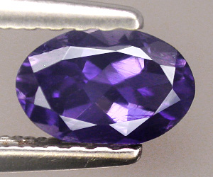Preciosa piedra preciosa de iolita natural ovalada de 0,44 ct.