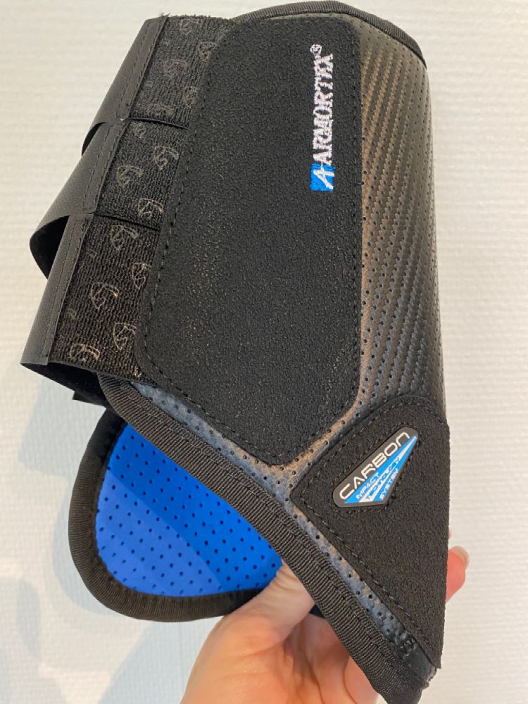 ARMA CARBON XC BENSKYDD FRAM, BLACK stl. cob - 2