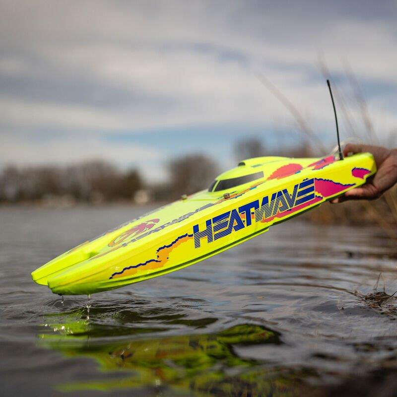 PROBOAT Blackjack 24tum V2 Catamaran Brushless: RTR, Heat Wave Visual - 5