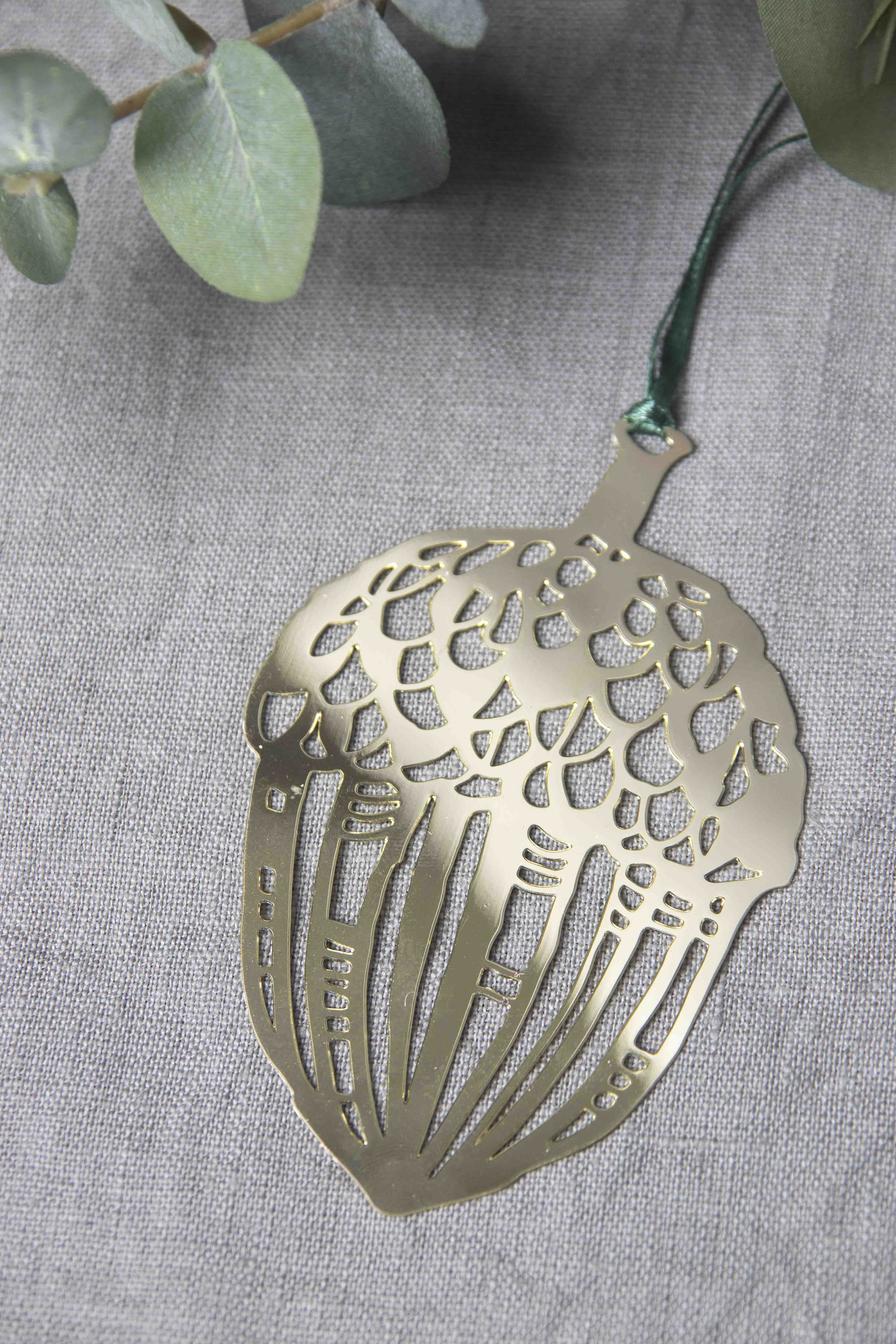 HANGING DECO ACORN