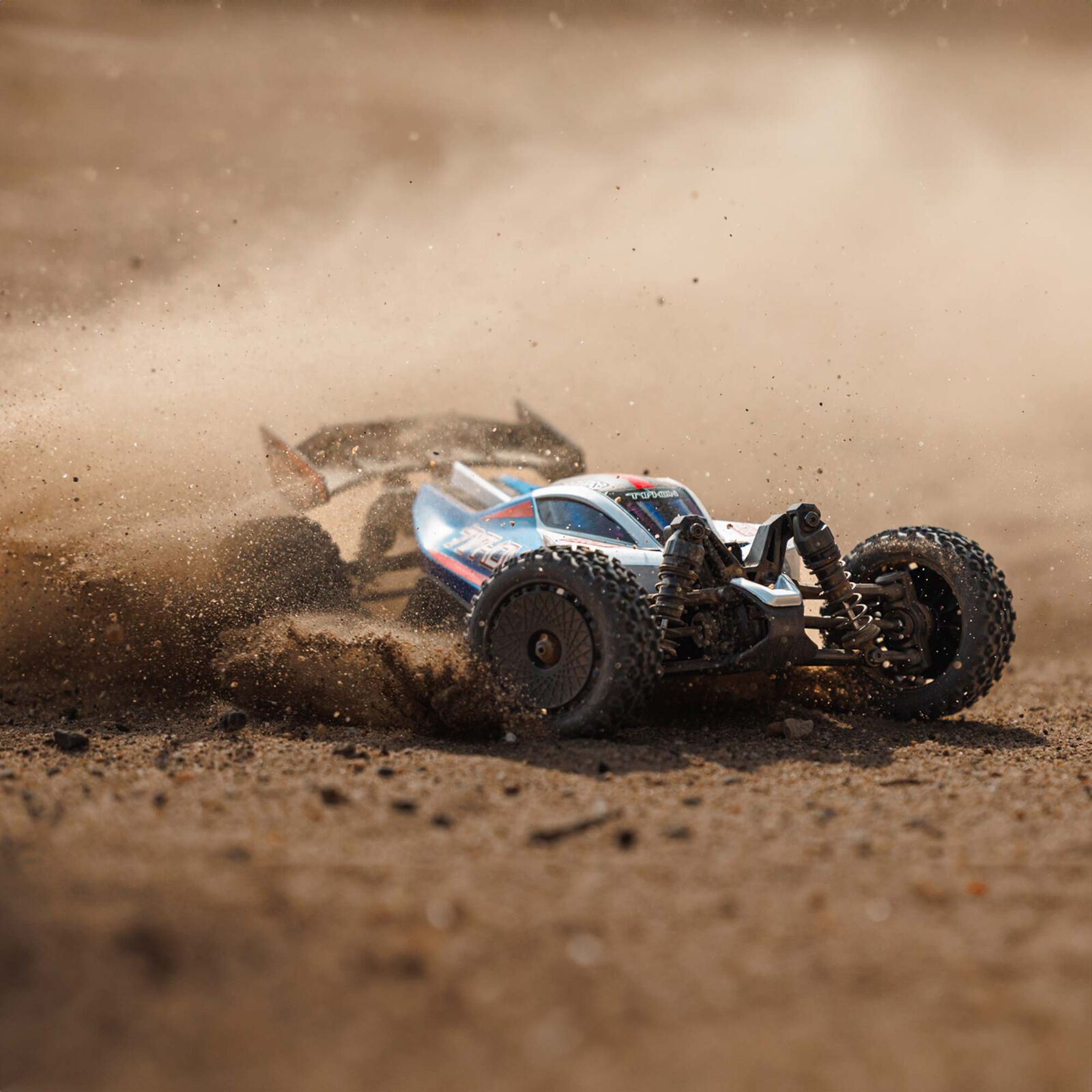 Arrma TYPHON GROM MEGA 380 Brushed 4X4 Small Scale Buggy RTR med Batter1 & Laddare, Röd/Vit - 6