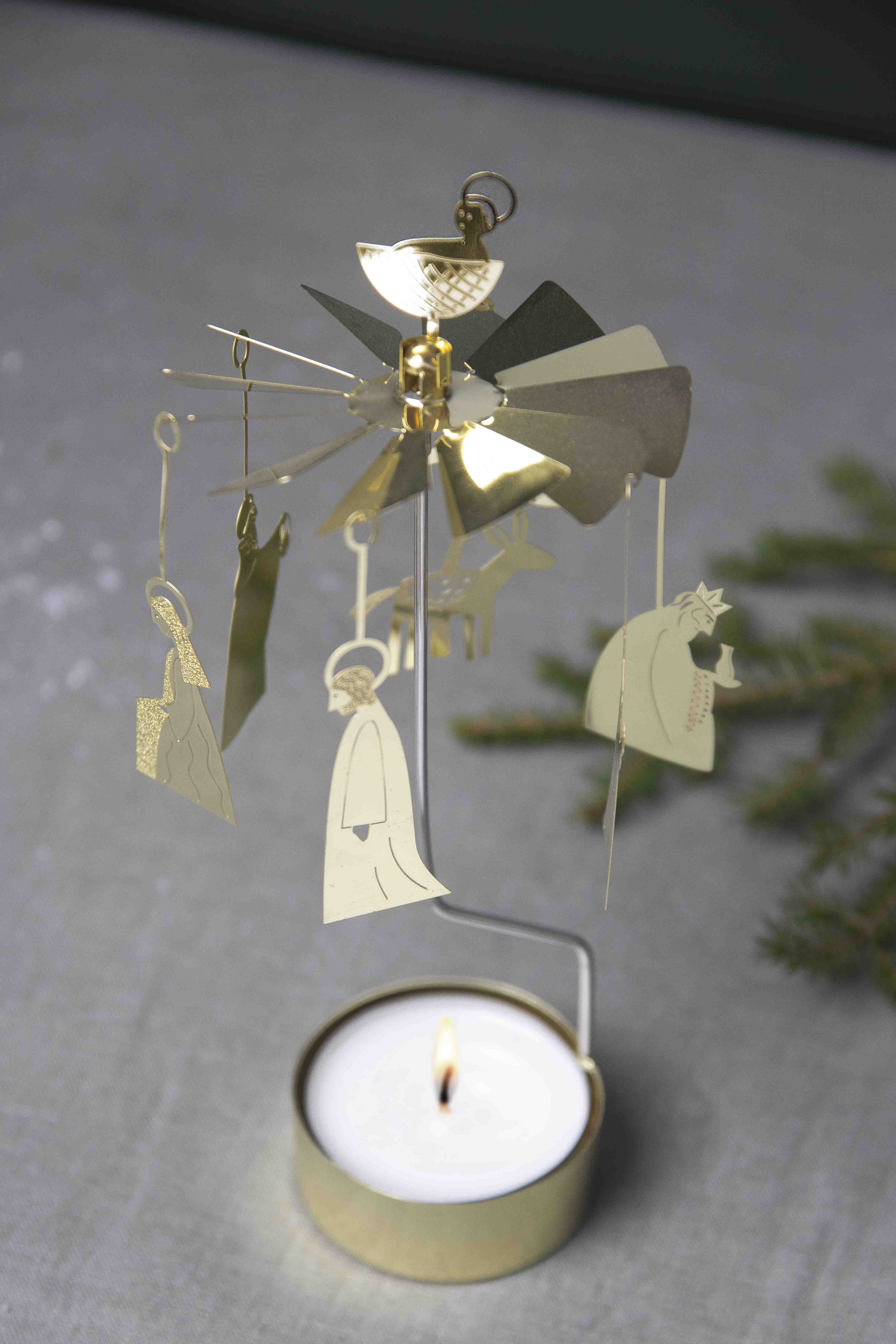LARGE TEALIGHT SPINNER BABY JESUS & FRIENDS
