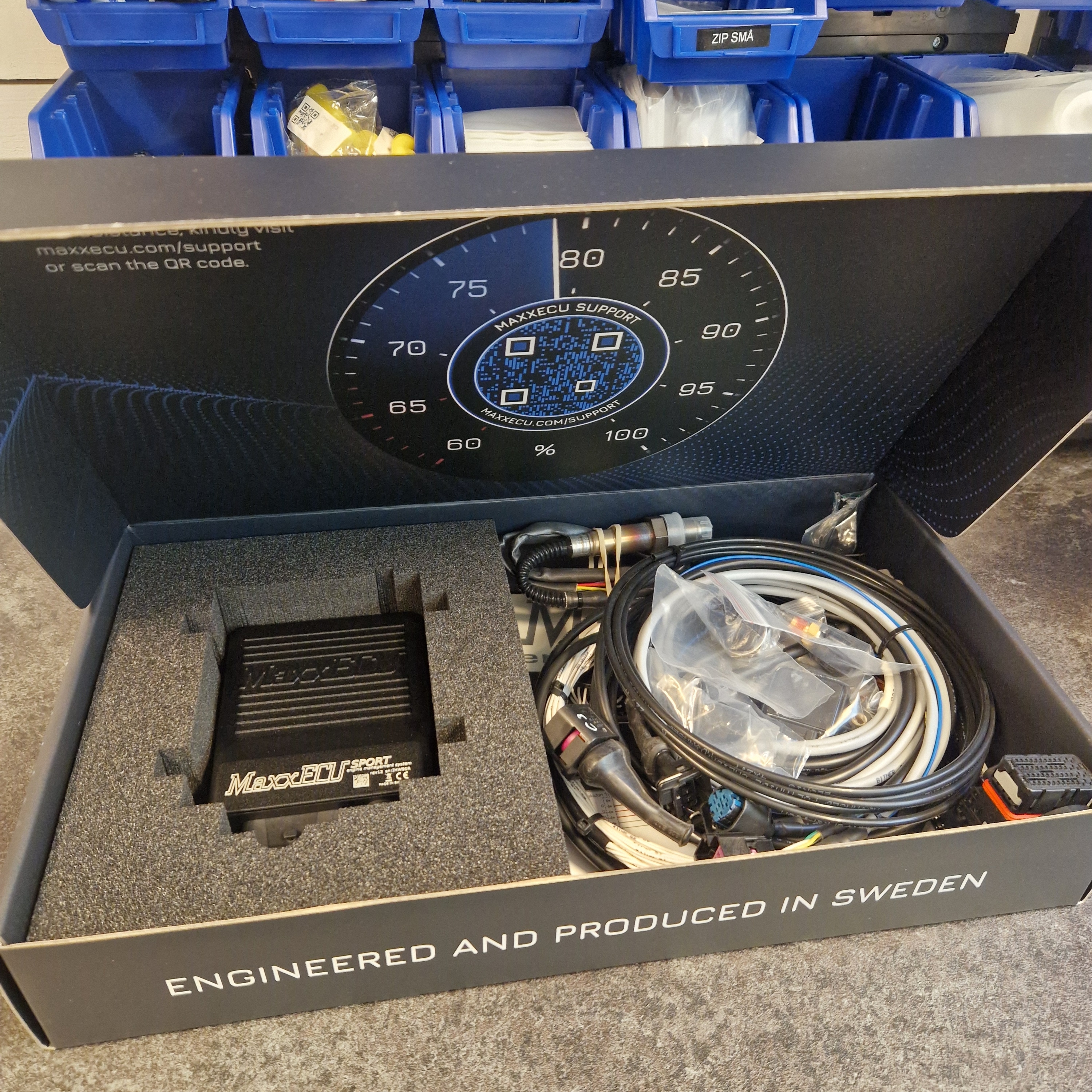 Porsche 924S och 944 (2.5 8 Valve N/A) 35pin Plug and Play-kit - MaxxECU