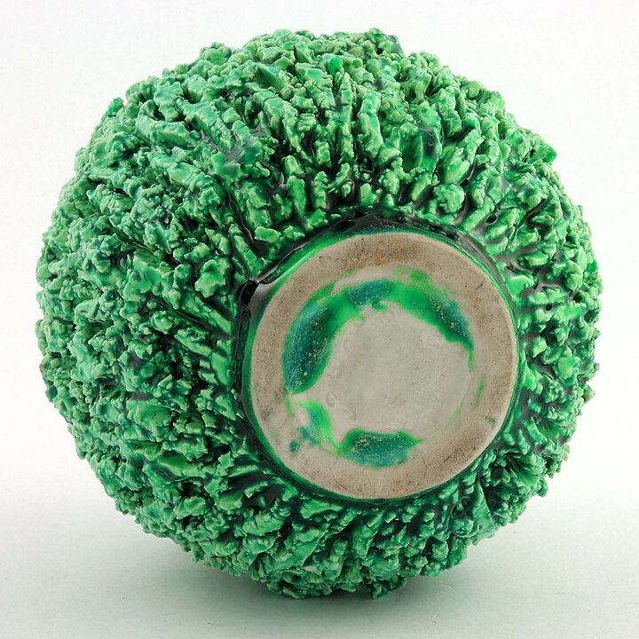 Gunnar Nylund (1936) Green Hedgehog Vase 12 cm (2)