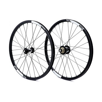 PRIDE CONTROL BLACK 28H / SD M11 DISC - 20" (451) WHEELSET