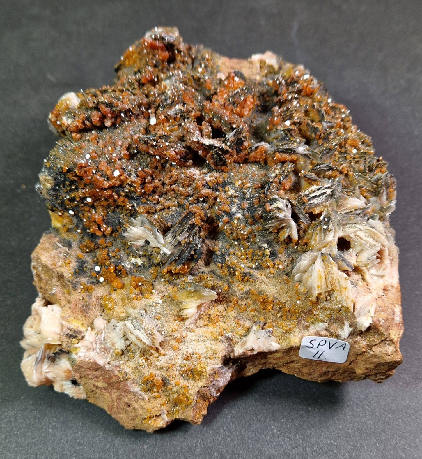 Vanadinit kluster  - 12