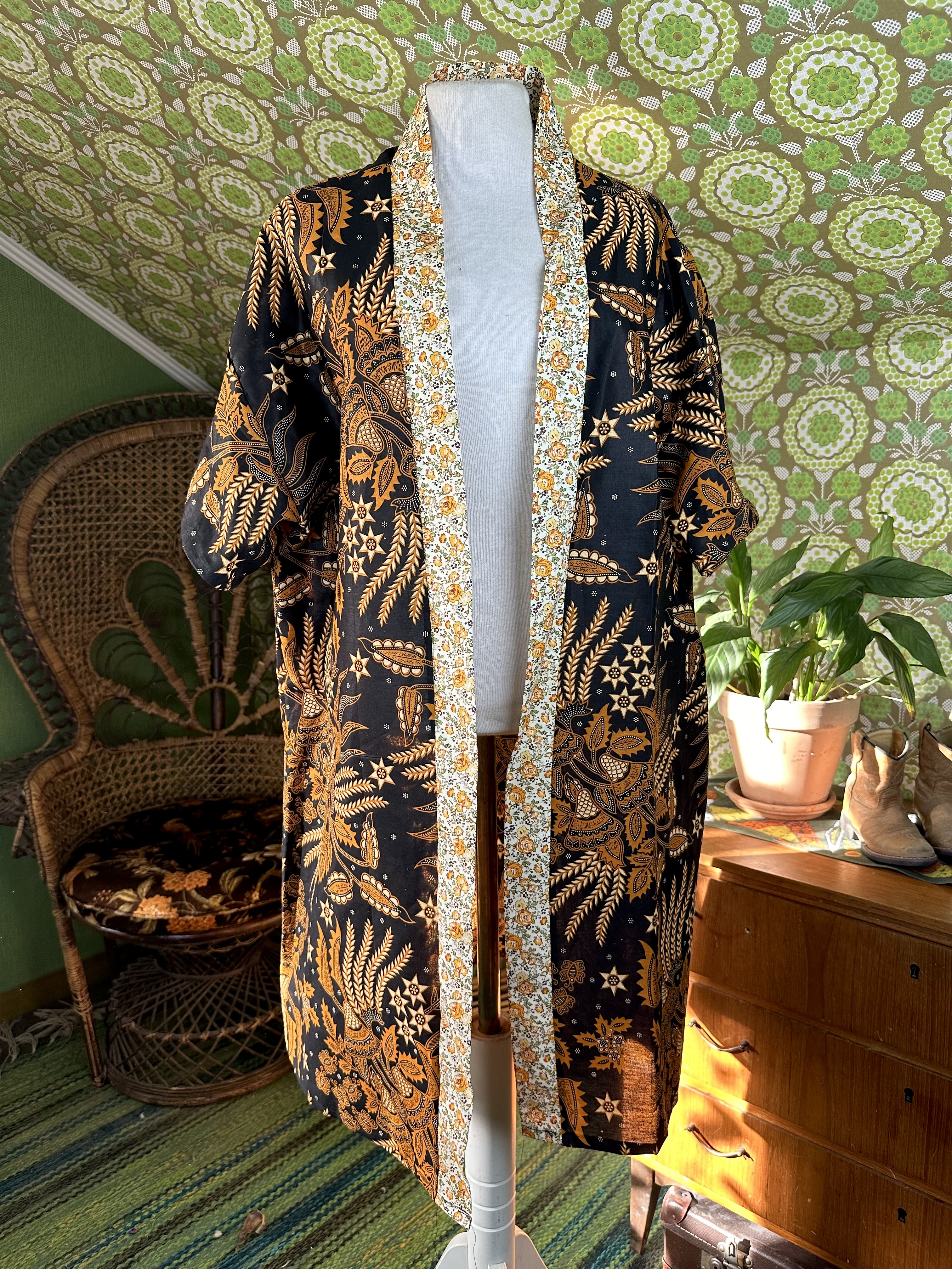 kimono  handsydd flower 