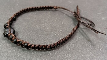 Vävd Vaxat Nylon Armband med Skalle i Svart Onyx