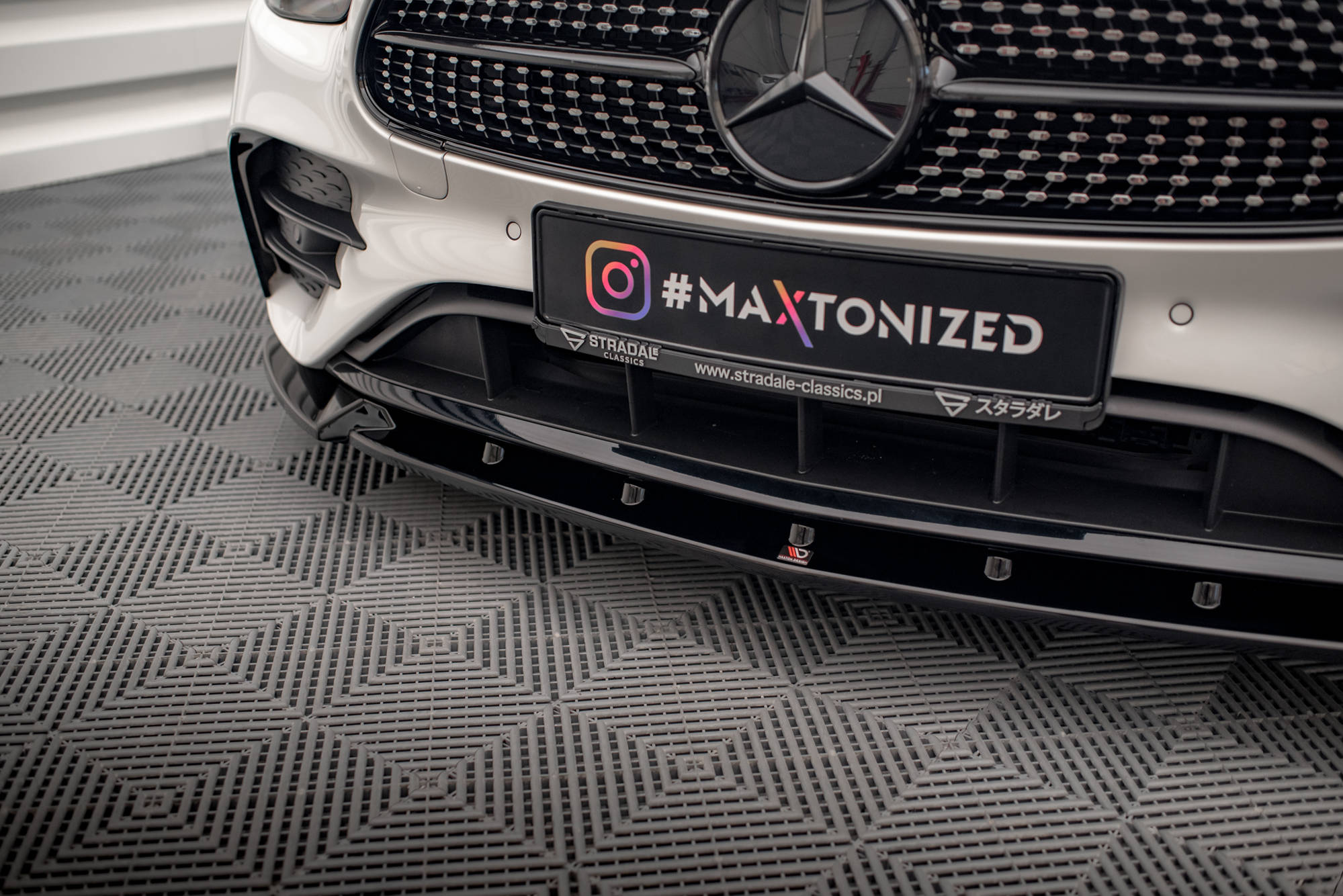 Maxton - FRONT SPLITTER V.2 MERCEDES-BENZ E AMG-LINE W213 FACELIFT - 3