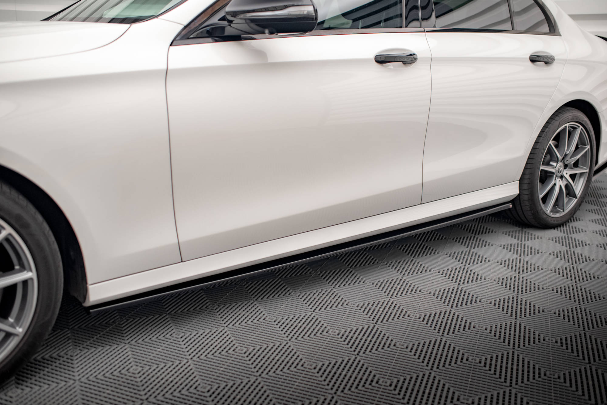 Maxton - SIDE SKIRTS DIFFUSERS MERCEDES-BENZ E AMG-LINE W213 FACELIFT - 3