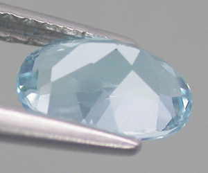 Topacio azul cielo natural de forma ovalada de 0,96 ct - 2