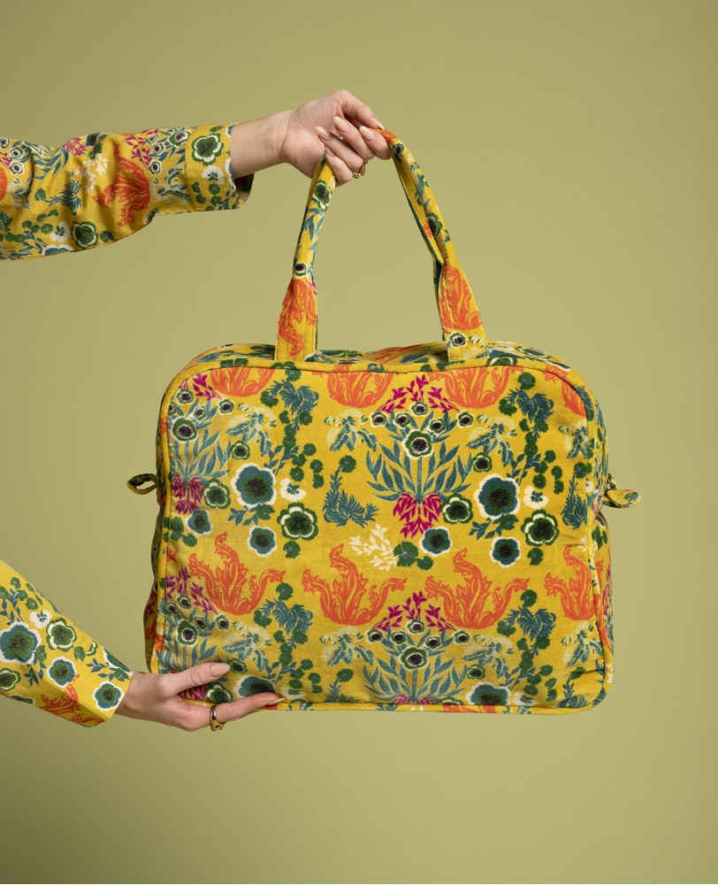 Weekendbags, kimonos, accesories etc