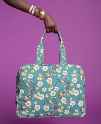Weekendbags, kimonos, accesories etc - 8