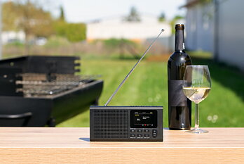 Dynavox DBT 200 Reseradio (Nät eller Batteridriven)