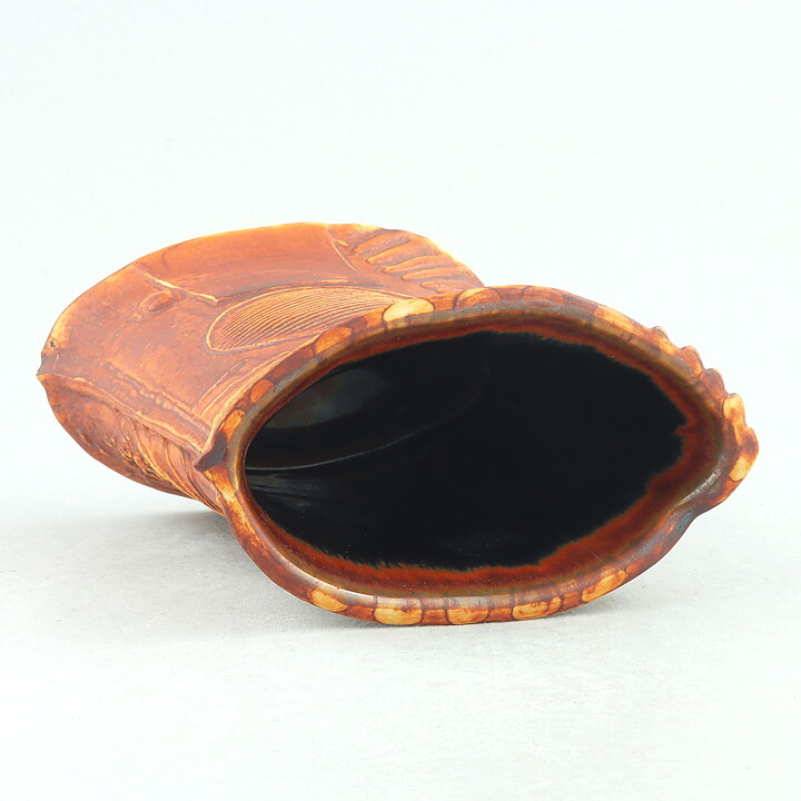 Bertil Vallien (Terra 1978) Brown Hourglass Vase with Relief Decor 13 cm (3)