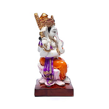 Ganesh på lotustron