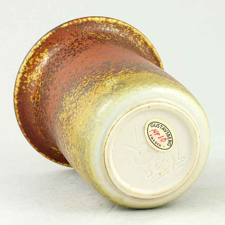 Stig Lindberg (1976) Unique Brown Cylinder Vase with Flared Top 11 cm